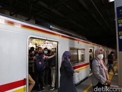 Wacana Tarif KRL Si Kaya dan Miskin Bisa Bikin Gaduh Penumpang