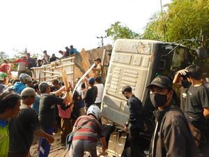 Kecelakaan Satu Keluarga di Jember dan Sederet Kisah Misteri Kecelakaan Satu Keluarga di Jember dan Sederet Kisah Misteri
