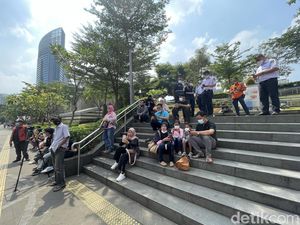 Penasaran dengan Citayam Fashion Week, Ortu Bawa Anak Sambangi Dukuh Atas