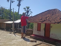 Cerita Warga Tianyar Karangasem Tidur di Luar Saat Gempa Jumat Malam