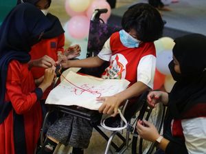 Antusias Anak-anak Berkebutuhan Khusus Saat Lomba Mewarnai