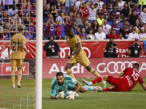 Barcelona Kalahkan New York RB, Lewandowski Masih Mejan