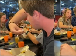 Bule Amerika Ini Belajar Cara Makan Pakai Tangan Langsung