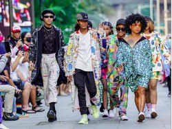 Bonge & Kurma Jadi Model Fashion Show Resmi di Kuningan