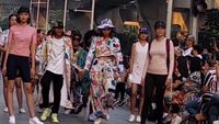 Bonge Cs Catwalk Bareng Model Pro hingga Muncul di Videotron