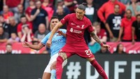 Darwin Nunez lepaskan empat tembakan ke gawang (dua shots on target sisanya off target). Padahal, Nunez masuk sebagai pemain pengganti di menit ke-59 gantikan Firmino (Getty Images)