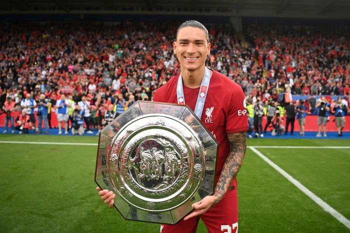 Darwin Nunez, Erling Haaland LEICESTER, ENGLAND - JULY 30: Darwin Nunez of Liverpool celebrates after the The FA Community Shield between Manchester City and Liverpool at The King Power Stadium on July 30, 2022 in Leicester, England. (Photo by Michael Regan - The FA/The FA via Getty Images)