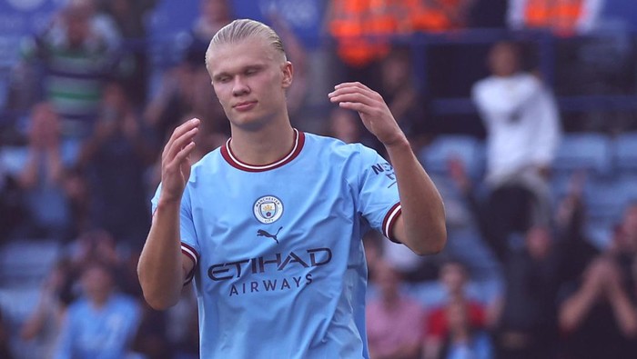 LEICESTER, ENGLAND - JULY 30: Erling Haaland of Manchester City reacts after missing from close range during the FA Community Shield at The King Power Stadium on July 30, 2022 in Leicester, England. (Photo by Chris Brunskill/Fantasista/Getty Images)