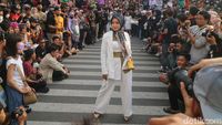 Melihat Gaya Warga di Muria Fashion Week Kudus