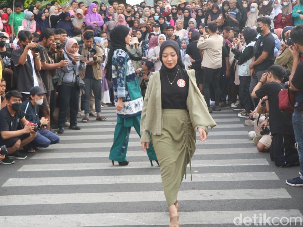 Melihat Keseruan Muria Fashion Week ala Citayam di Alun-alun Kudus