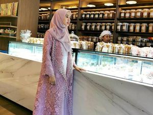 Serunya Momen Laudya Cynthia Bella Pesta BBQ hingga Jajan Kue