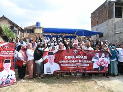 Emak-emak di Bandar Lampung Dukung Ganjar Jadi Presiden 2024