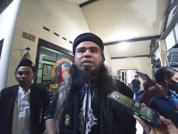 Didemo Warga, Gus Samsudin Tolak Padepokannya Ditutup