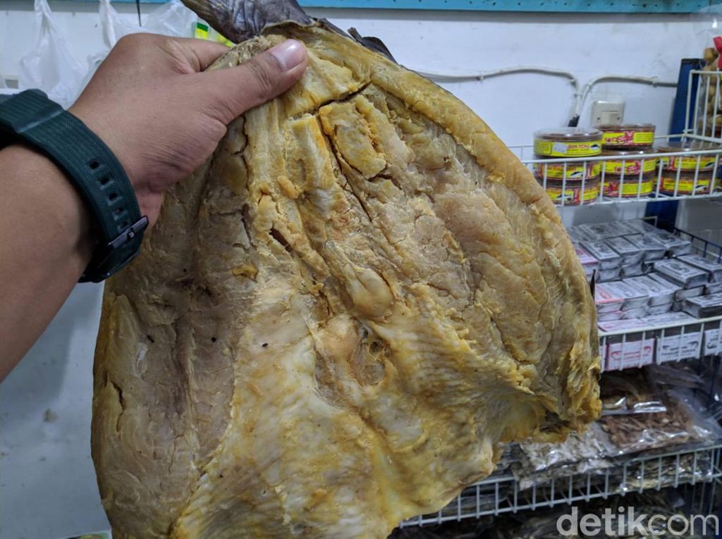 Kenali Ikan Asin Jambal Roti, Oleh-oleh Favorit dari Pangandaran