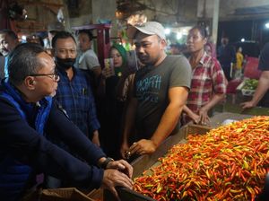 Kala Mendag Blusukan di Pasar Malam Keputran Surabaya