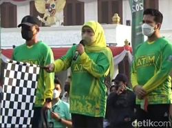 Khofifah Gowes Bareng Peringati 1 Muharram dan Kemerdekaan RI