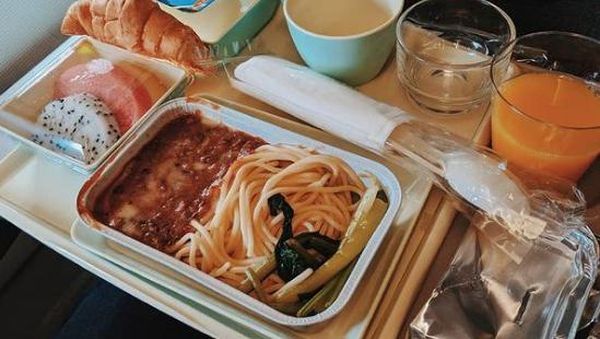 Nyamm! Ini 10 Potret Makanan di Maskapai Seluruh Dunia