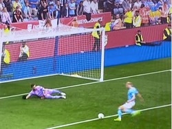 Haaland terlalu diagung-agungkan dan saat main jelek langsung kena bully. (Foto: Twitter)