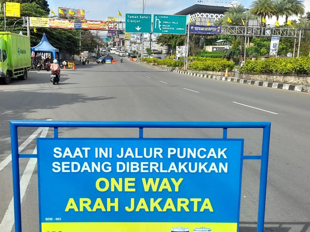 One Way Arah Jakarta Diberlakukan, Kendaraan Menuju Puncak Bogor Disetop