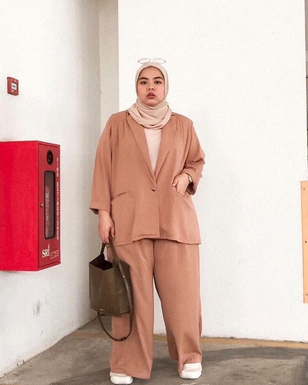 7 Aturan Fashion Hijab untuk Pemilik Tubuh Curvy, Yuk Terapkan!