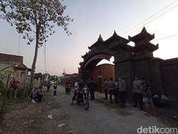 Izin Amburadul, Padepokan Gus Samsudin Ditutup