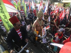 Wow, Ribuan Peserta Ramaikan Parade Sepeda Tua di Kediri