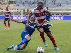 Menerka Salah Posisi Para Pemain Persib