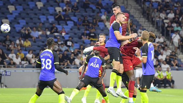 HAIFA, ISRAEL - JULY 30: Roger Ibanez of AS Roma scores the first goal for his team during the pre-season friendly match between Tottenham Hotspur FC and AS Roma at Sammy Ofer Stadium on July 30, 2022 in Haifa, Israel. (Photo by Fabio Rossi/AS Roma via Getty Images)
