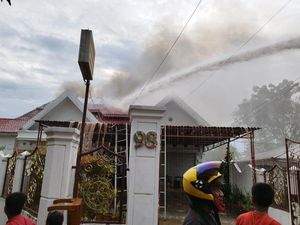 Rumah Finalis Putri Indonesia di Kolaka Terbakar, Ibu Selamat Rumah Finalis Putri Indonesia di Kolaka Terbakar, Ibu Selamat