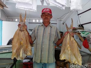 Kisah Sariman, Dulu Nelayan Kini Sukses Jualan Ikan Asin Jambal Roti