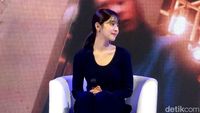 Foto: Gaya Seol In Ah Pertama Kali Datang ke Indonesia, Jadi Cewek Mamba