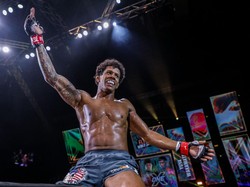 ONE Championhsip: Adriano Moraes, Dulu Ditelantarkan, Kini Juara Dunia