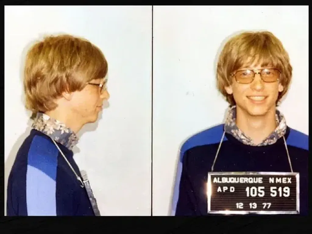 Senyum Bill Gates Saat Ditangkap Polisi