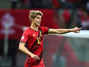 Charles De Ketelaere Terbang ke Italia, Bakal Jadi Pemain Baru AC Milan Charles De Ketelaere Terbang ke Italia, Bakal Jadi Pemain Baru AC Milan