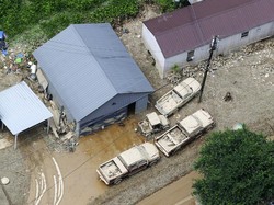 Masih Ada Potensi Cuaca Ekstrem, Petugas Evakuasi Udara Korban Banjir di Kentucky