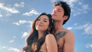 Dinda Kirana Pakai Swimsuit Dipeluk Mesra Naufal Samudra