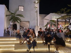 Malam Minggu di Kota Malang, Bisa Nongki di Kafe ala Santorini