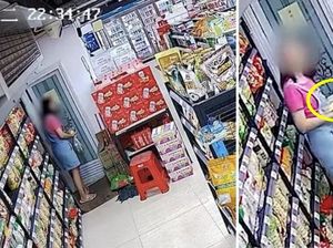 Duh! Wanita Ini Curi Durian dan Langsung Dimakan di Toilet Supermarket Duh! Wanita Ini Curi Durian dan Langsung Dimakan di Toilet Supermarket