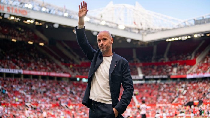 MANCHESTER, ENGLAND - JULY 31:   Manchester United Head Coach / Manager Erik ten Hag waves to the crowd prior to the pre-season friendly match between Manchester United and Rayo Vallecano at Old Trafford on July 31, 2022 in Manchester, England. (Photo by Ash Donelon/Manchester United via Getty Images)