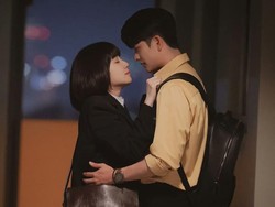 Adegan Ciuman Extraordinary Attorney Woo Viral, Ini Kisah di Baliknya