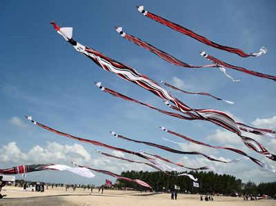 Yang Besar dan Panjang Ada di Festival Layangan Sanur, Bali