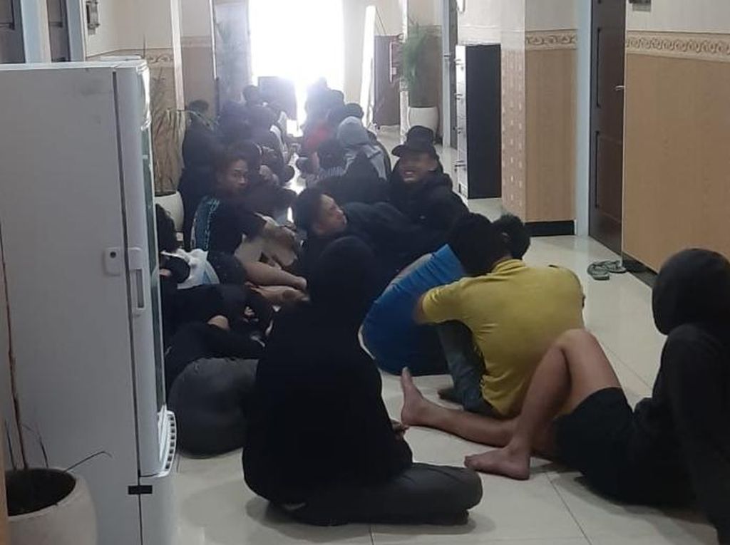 Puluhan Anggota Gangster di Gresik Hendak Tawuran Diamankan Polisi Puluhan Anggota Gangster di Gresik Hendak Tawuran Diamankan Polisi