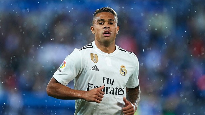 VITORIA-GASTEIZ, SPAIN - OCTOBER 06: Mariano of Real Madrid CF looks on during the La Liga match between Deportivo Alaves and Real Madrid CF at Estadio de Mendizorroza on October 6, 2018 in Vitoria-Gasteiz, Spain. (Photo by Juan Manuel Serrano Arce/Getty Images)