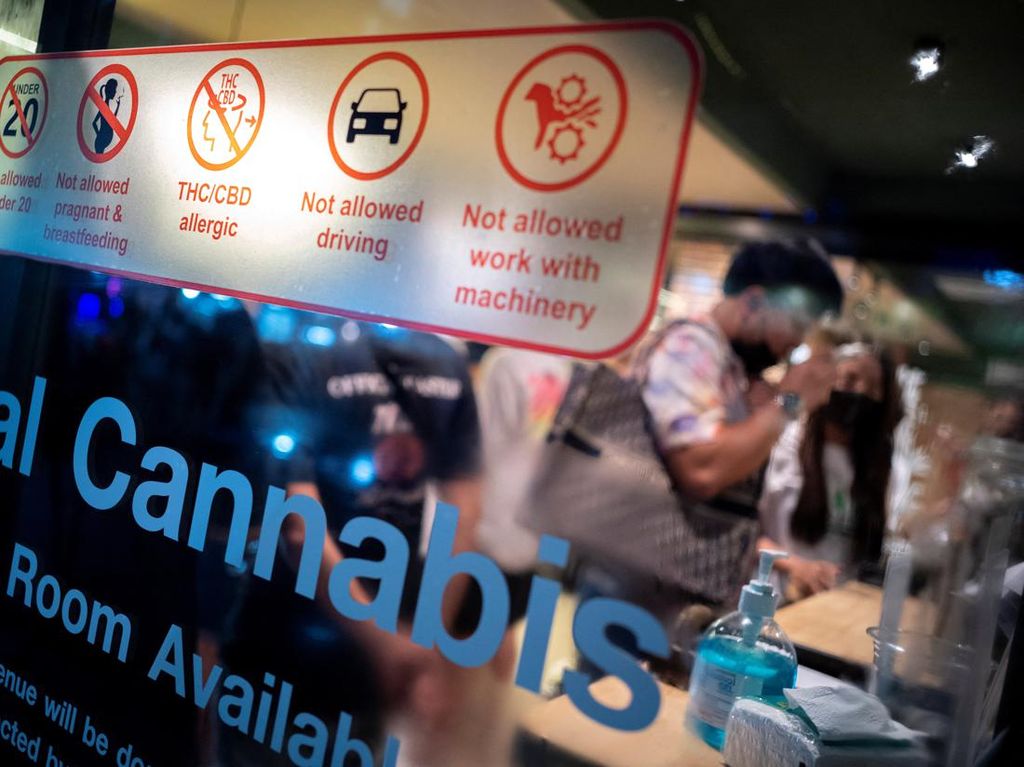 Thailand Tegaskan Tolak Turis yang Datang demi Ganja untuk Senang-senang Thailand Tegaskan Tolak Turis yang Datang demi Ganja untuk Senang-senang