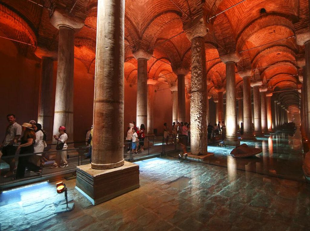 Mengagumi Istana Tenggelam di Turki yang Bikin Terpana Mengagumi Istana Tenggelam di Turki yang Bikin Terpana