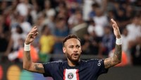 PSG dominasi peringkat keempat sampai kedua. Di nomor empat ada Neymar dengan bayaran per tahun 78 juta Pounds atau setara Rp 1,4 triliun (AFP)
