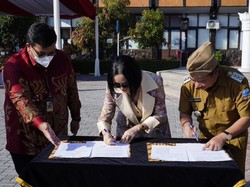 Pemkab Garut Gandeng Yayasan Poppy Dharsono Majukan Industri Kulit