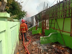 Rumah Kontrakan 9 Pintu di Ciledug Terbakar, Api Sudah Padam