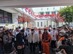 Kebudayaan Palang Pintu Meriahkan Pendaftaran PKS di KPU