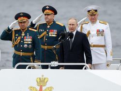 Saat Putin Teken Aturan Warga Tolak Wamil Bisa Jadi Buronan